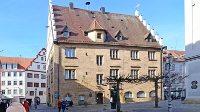 Am 22. März entscheidet sich, wer als neuer OB ins Ansbacher Stadthaus einziehen darf. Als Entscheidungshilfe gibt es am Mittwoch ein Wahlduell der Kandidaten Thomas Deffner und Hans-Jürgen Eff. (Foto: Jim Albright)