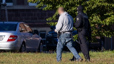 Der Waffenfund in Wien steht im Zusammenhang mit den Ermittlungen zu den Festnahmen in Berlin. (Archivbild) (Foto: Philipp von Ditfurth/dpa)