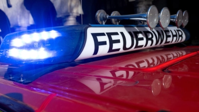 Großeinsatz für die Münchner Feuerwehr nach einem Busunfall in München. (Symbolbild) (Foto: Sven Hoppe/dpa)