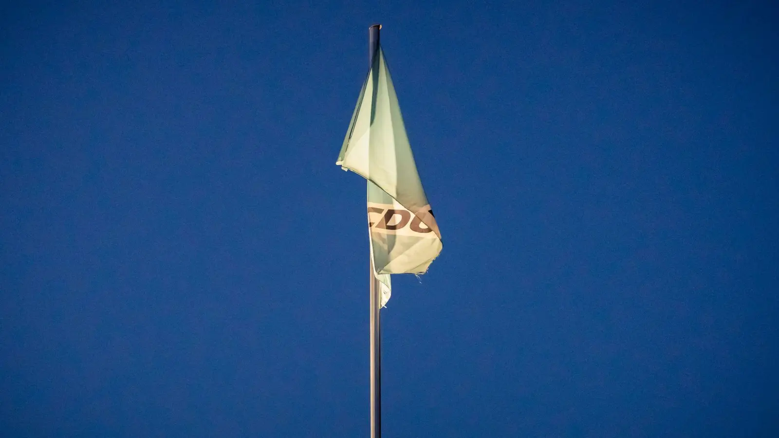 Die krachende Niederlage im Land schmerzt auch die Bundes-CDU. (Foto: Christoph Soeder/dpa)