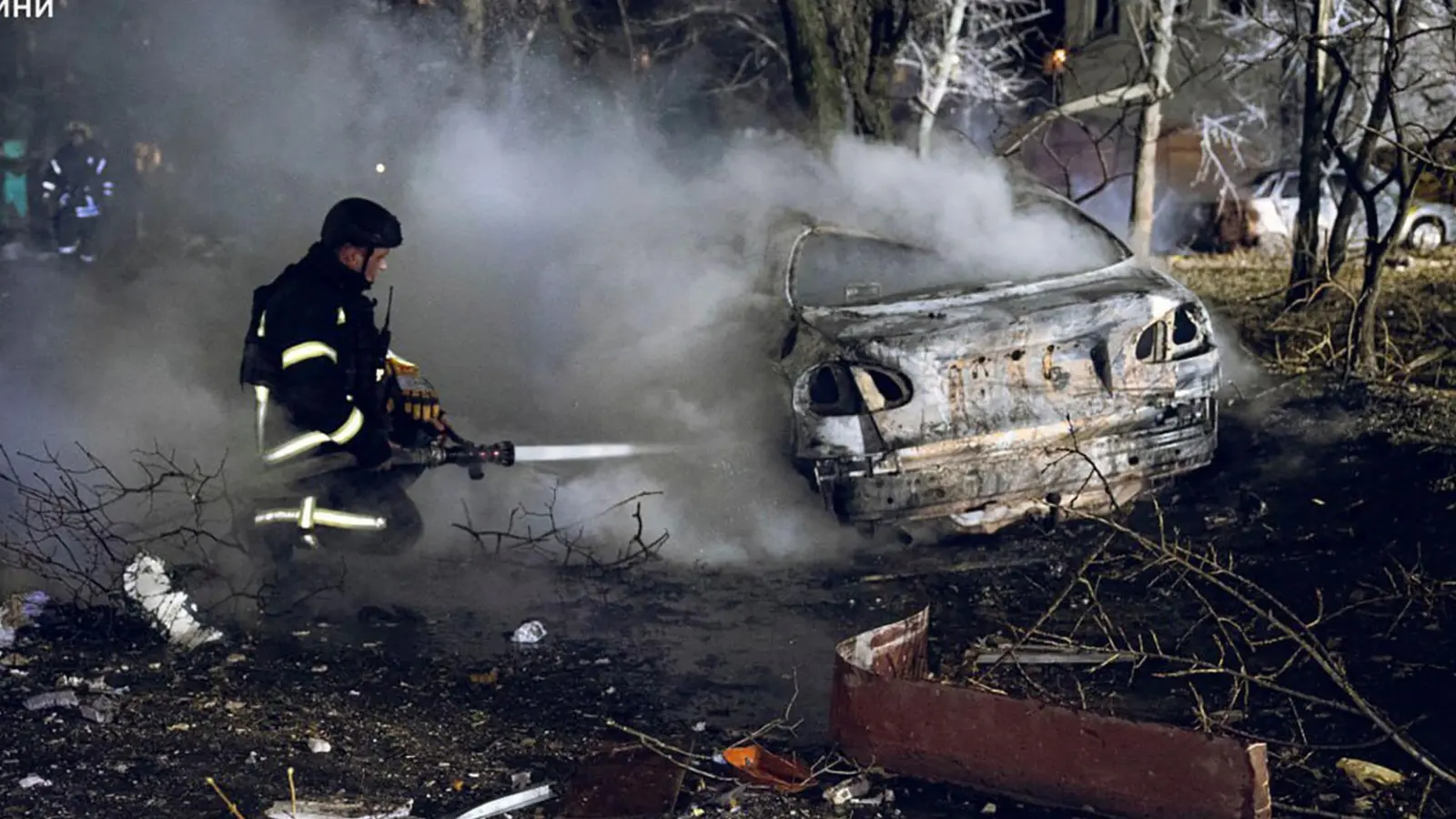 Russische Angriffe auf Ukraine richten schwere Schäden an. (Archivbild) (Foto: Uncredited/Ukrainian Emergency Service/dpa)