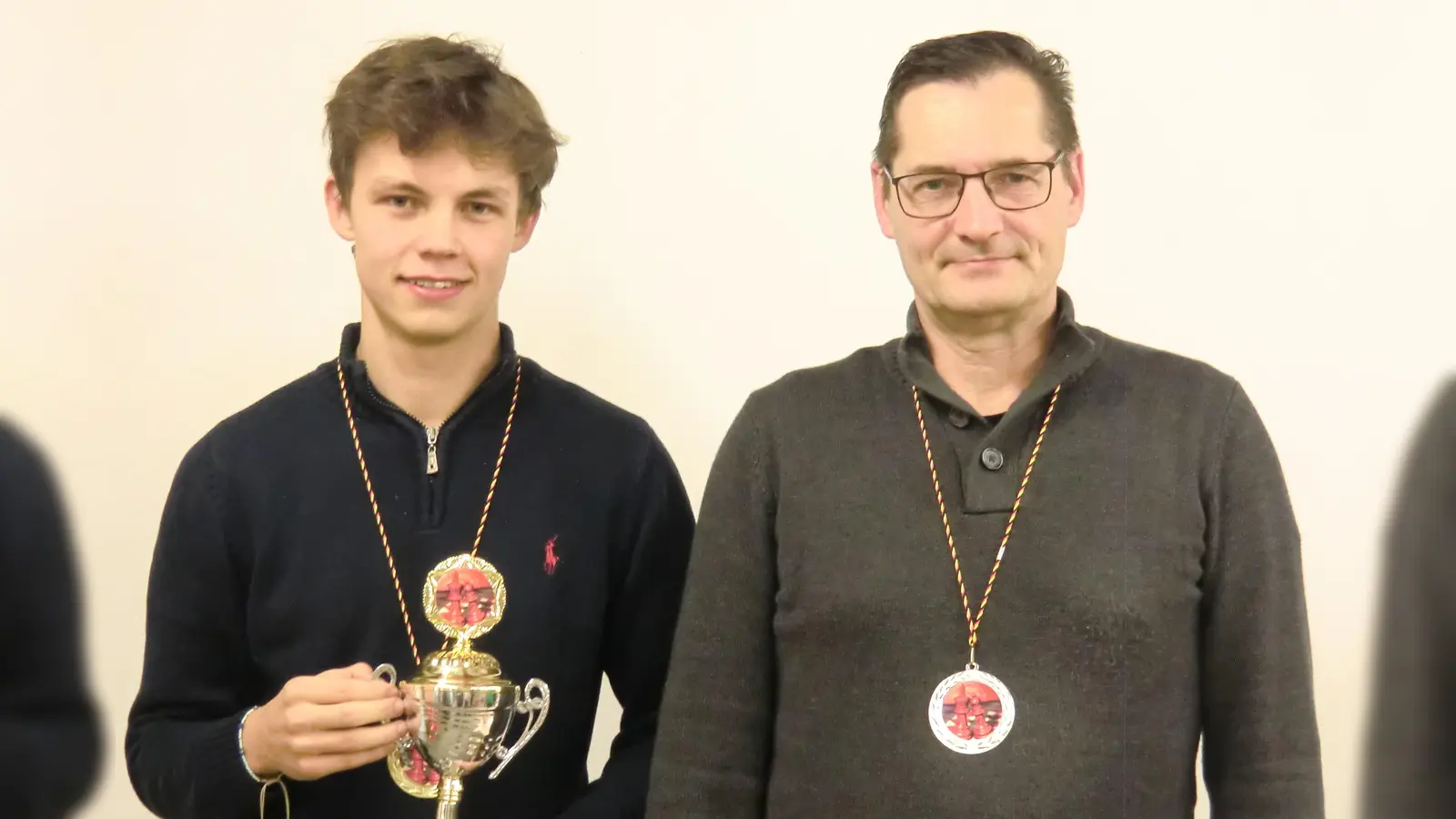 Sieger Leo Geßler (links) und der Zweitplatzierte Michael Alf. (Foto: Jan Wiedemann)