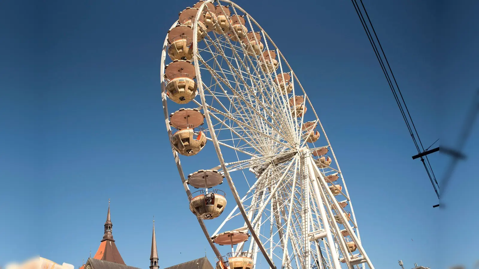 Die Volksfestsaison beginnt traditionell vielerorts rund um Ostern. (Archivbild)  (Foto: Frank Hormann/dpa)
