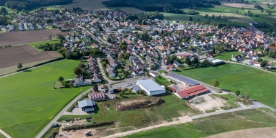 Erntedankzeit bedeutet in Dürrwangen auch Kirchweihzeit. Vom 15. bis 19. Oktober 2026 wird in der Marktgemeinde gefeiert.  (Foto: Timur Buz)