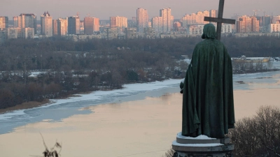 Besonders im Winter treffen die russischen Drohnenangriffe auf die Energieinfrastruktur die Ukraine schwer. (Archivbild) (Foto: Danylo Antoniuk/Ukrinform/dpa)