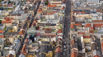Auch Bayerns Städte und Gemeinden haben fast alle klamme Kassen, gleichwohl aber hohen Investitionsbedarf. Hier helfen die frischen Millionen von Bund und Freistaat. (Illustration) (Foto: Peter Kneffel/dpa)