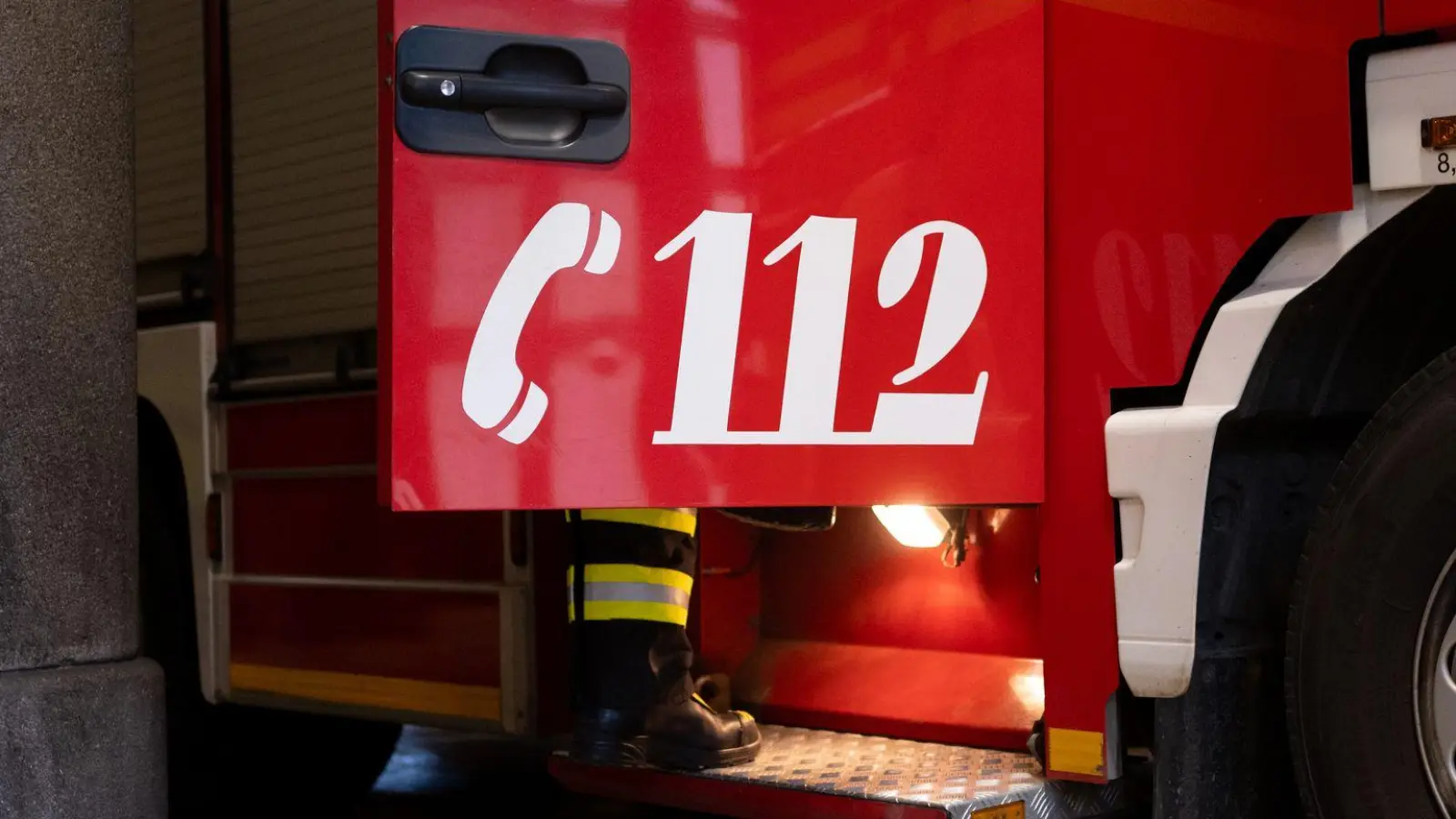 Weil Qualm aus einer Wohnung drang, wurde die Feuerwehr zu einem vermeintlichen Brand gerufen. (Symbolbild) (Foto: Niklas Treppner/dpa)