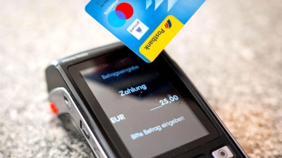 2024 wurden rund 63,5 Prozent des Einzelhandelsumsatzes mit Karte bezahlt. (Symbolbild) (Foto: Sina Schuldt/dpa)