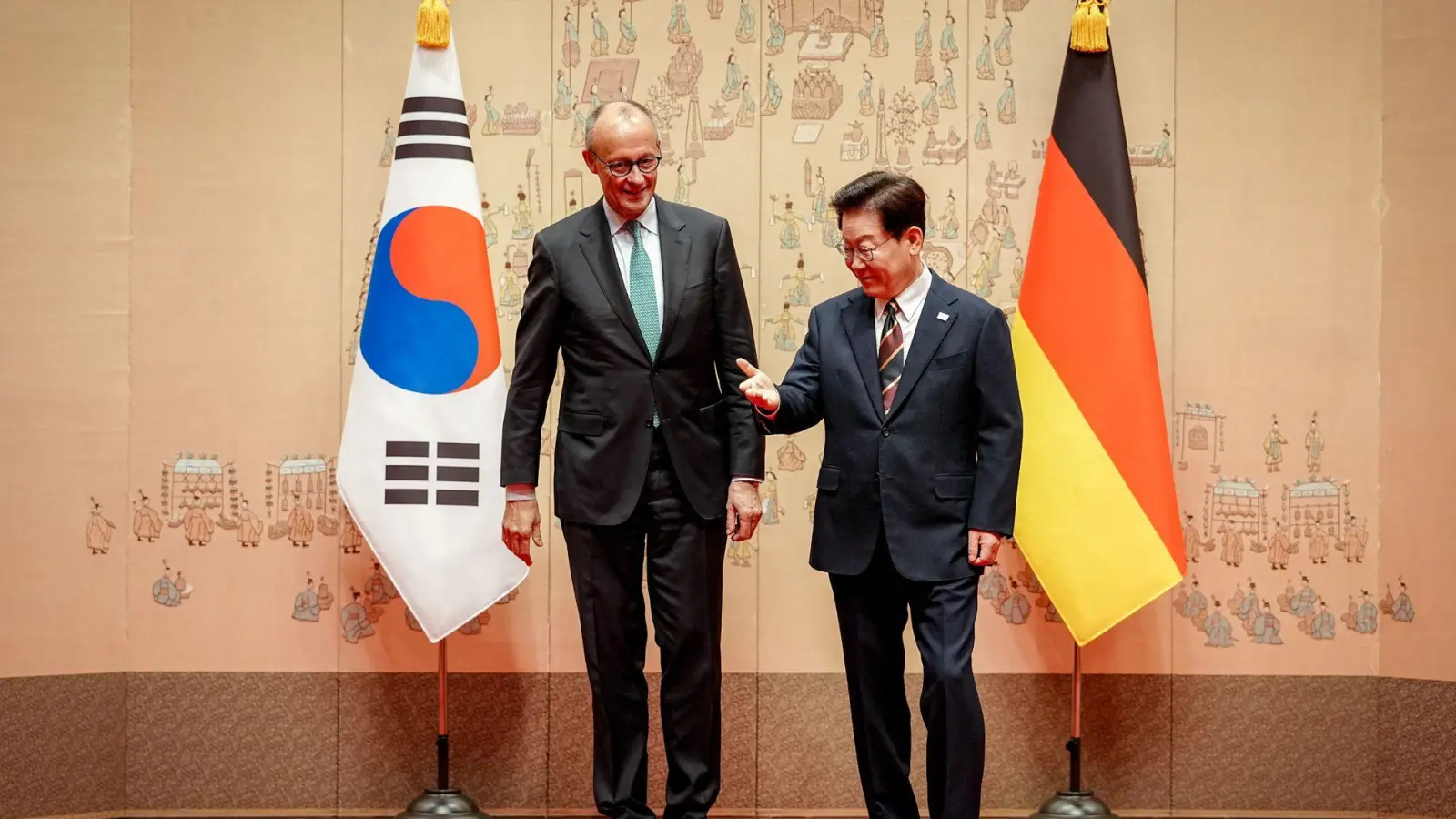 Der erste Termin des Kanzlers in Seoul ist beim Präsidenten. (Foto: Kay Nietfeld/dpa)