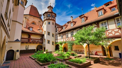 Versteckte, aber sehenswerte Ecken gibt es in Ansbach durchaus. Viele davon, wie zum Beispiel der Beringershof, können bei Stadtführungen erkundet werden. (Foto: Zeynel Dönmez)