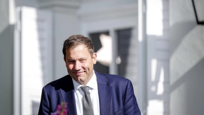 Klingbeil stellt klar, was er in Sachen Zuckersteuer plant - und was nicht. (Foto: Kay Nietfeld/dpa-POOL/dpa)