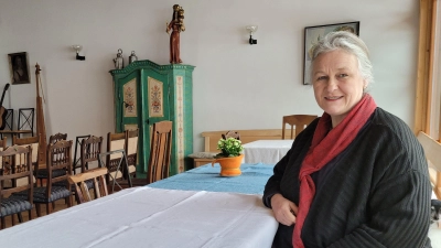 Ulrike Bergmann, Vorsitzende des Vereins „Kultur in der Scheune”, organisiert auch in diesem Jahr eine kreative Sommerakademie in der Kulturscheune in Ermetzhof. (Foto: Nina Daebel)