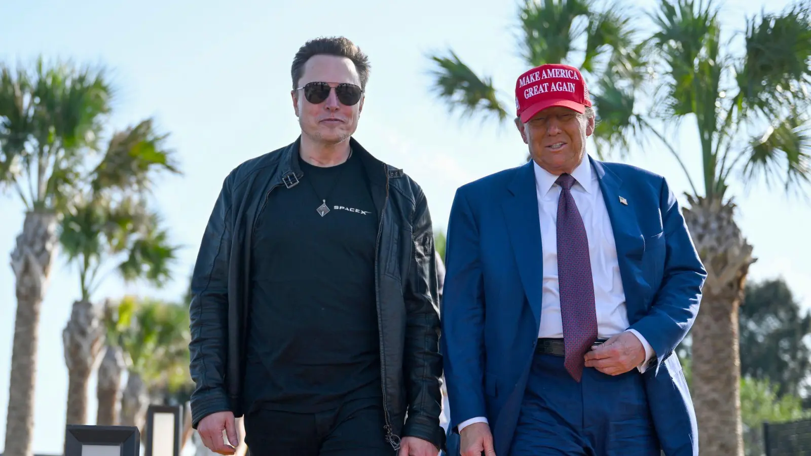 Elon Musk - der laut „Forbes“ reichste Mann der Welt - hat das Ohr des bald wieder mächtigsten Mannes der Welt: Donald Trump. (Foto: Brandon Bell/Pool Getty Images North America/AP/dpa)