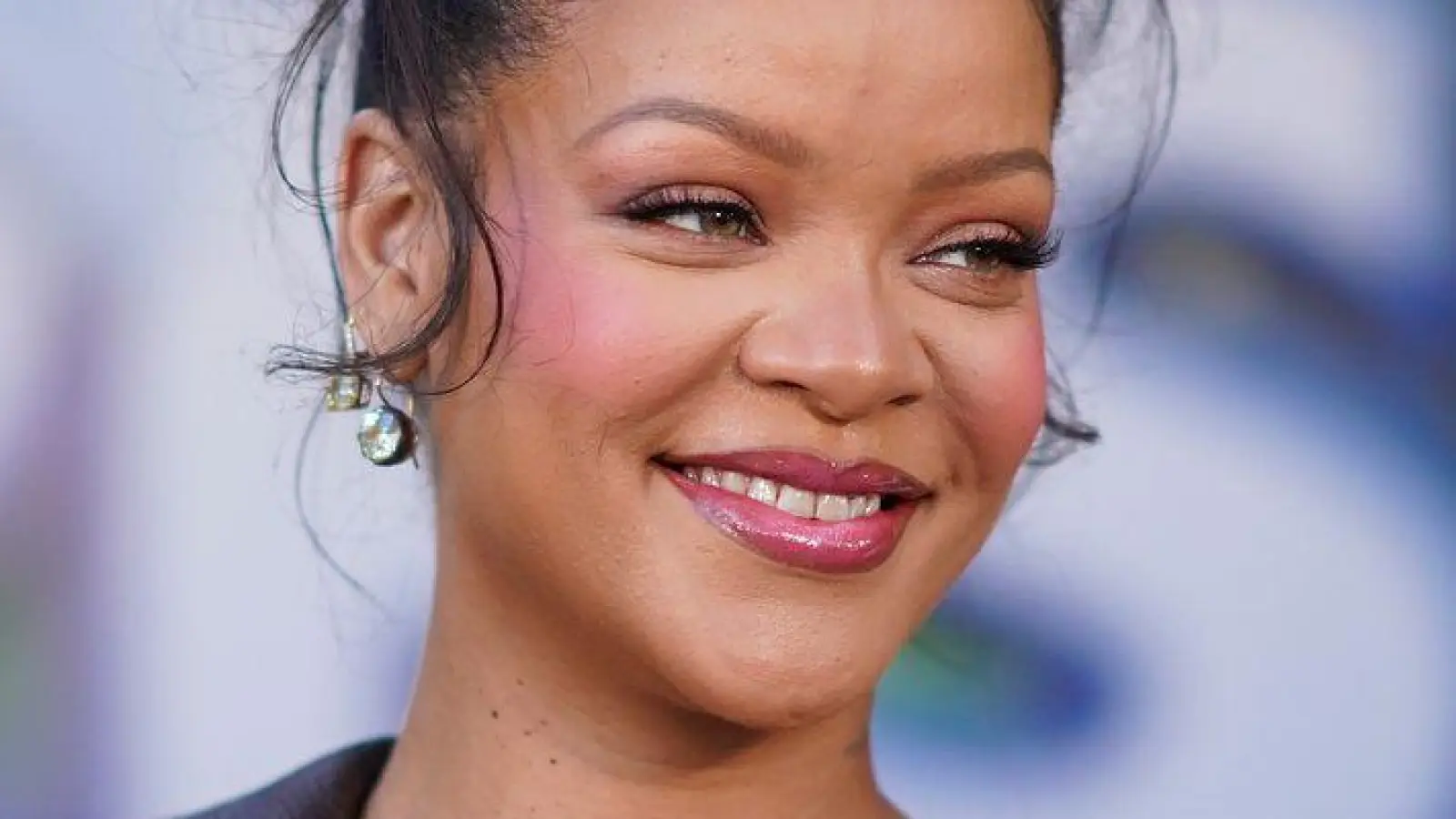 Popstar Rihanna hat sich auf Instagram in einem Tonstudio gezeigt und damit bei ihren Fans Spekulationen über ein neues Album angeheizt. (Archivbild)  (Foto: Jordan Strauss/Invision/AP/dpa)