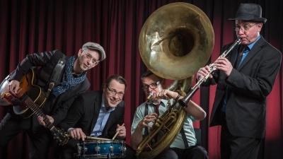 Dixie Bones mit Gitarrist Peter Pelzner, Schlagzeuger Christian Tournay, Norbert Weigand am Sousaphon und Klarinettist Mathias Rösel sind gern gesehene Gäste bei der Jazztime Ansbach. (Archivbild: Johannes Brendel)