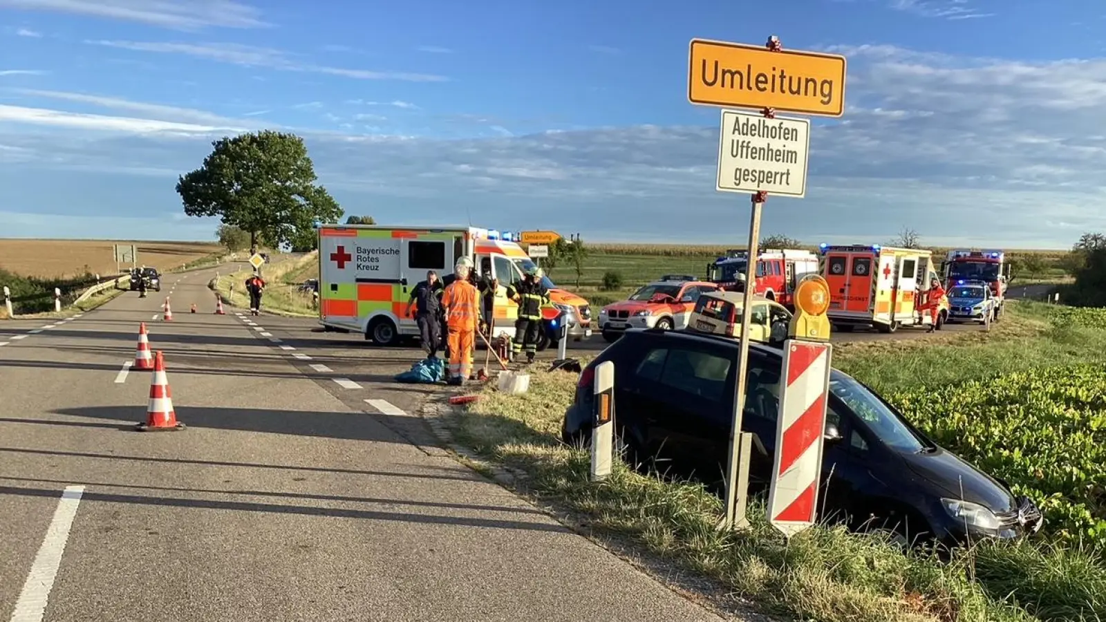 Auf der Kreisstraße bei Wallmersbach kam es am Mittwochmorgen zu einem Zusammenprall zweier Pkw. (Foto: Andreas Albig/Feuerwehr Uffenheim)