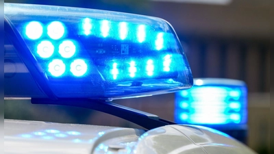 Die Polizei war mit vielen Kräften im Einsatz (Symbolbild). (Foto: Soeren Stache/dpa)
