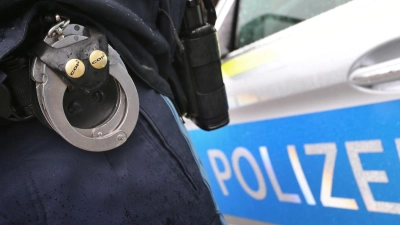 Die drei jungen Männer aus der Region sitzen laut Polizei inzwischen in verschiedenen Gefängnissen. (Symbolbild) (Foto: Karl-Josef Hildenbrand/dpa)