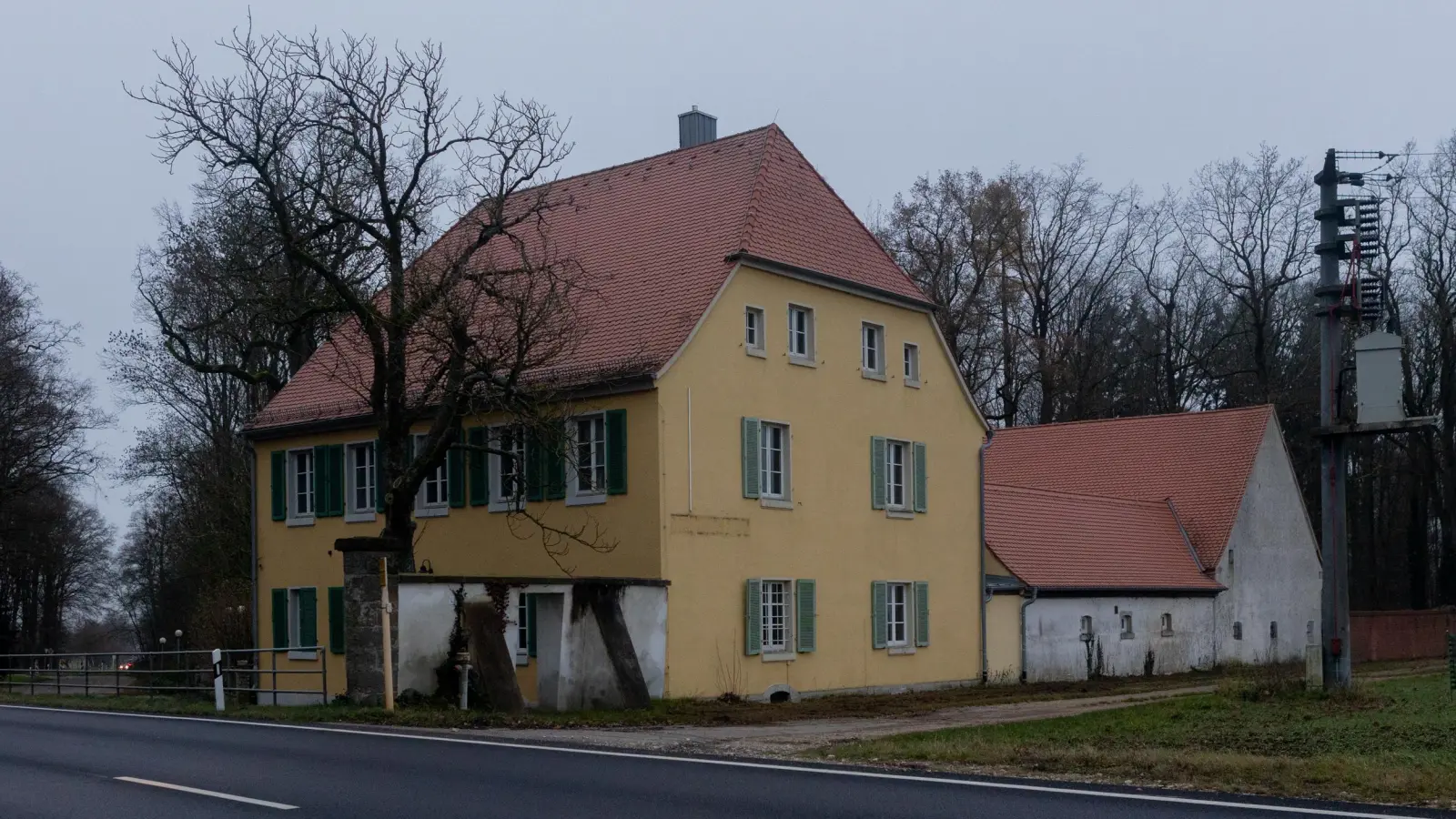Das Quasimodo-Schild ist abmontiert, das Haus wird wohl noch länger leer stehen. (Foto: Evi Lemberger)