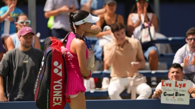 Die US Open enden für Eva Lys mit einer Aufgabe in der zweiten Runde. (Foto: Kirsty Wigglesworth/AP/dpa)