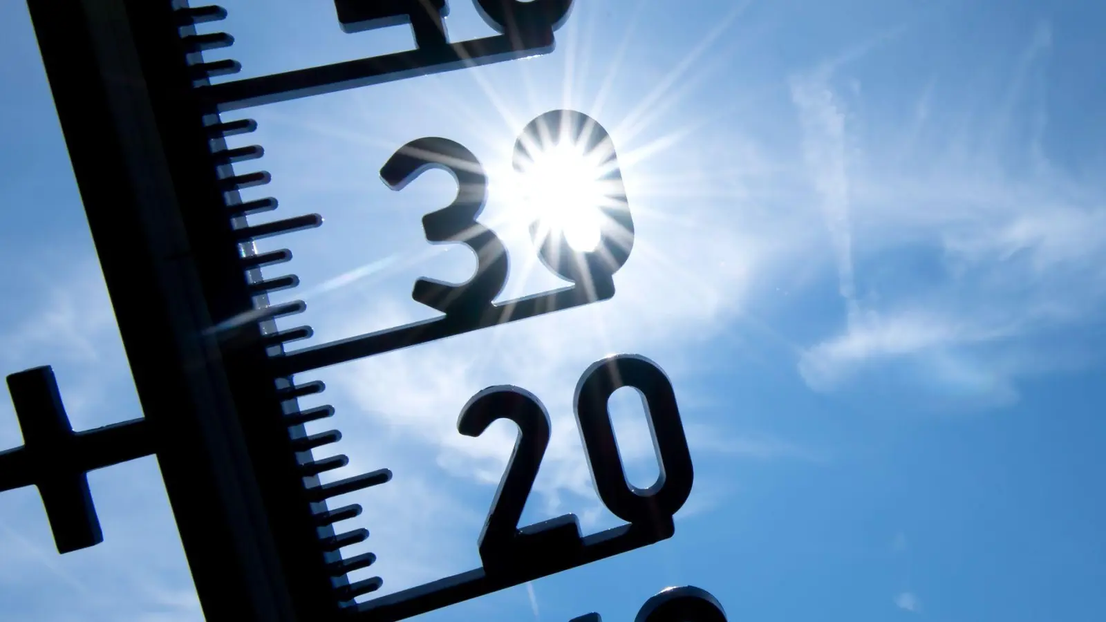 Die Temperaturen klettern am langen Mai-Wochenende bis an die 30-Grad-Marke. (Symbolbild) (Foto: Sven Hoppe/dpa)