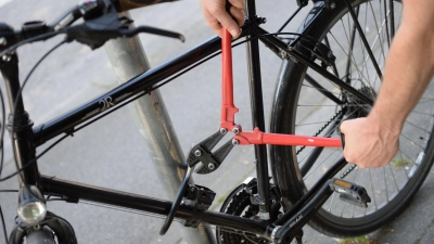 In Gerhardshofen waren zahlreiche Fahrräder gestohlen worden. Nun vermeldet die Neustädter Polizei einen Ermittlungserfolg. (Symbolbild: Andreas Gebert/dpa)