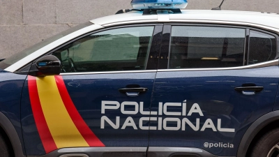 Ein Auto ist in Barcelona eine wartende Menge von Fußballfans gefahren. Dabei wurden nach Angaben der Polizei 13 Menschen verletzt. Die Polizei geht von einem Unfall aus. (Archivbild) (Foto: Jan Woitas/dpa)