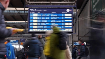 Die Bahn erhöht auf den Hauptstrecken ihre Kapazitäten (Symbolbild). (Foto: Karl-Josef Hildenbrand/dpa)