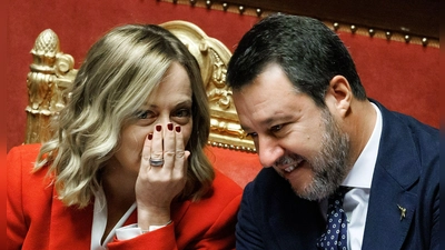 Italiens Vize-Ministerpräsident Matteo Salvini, hier zusammen mit Regierungschefin Giorgia Meloni, drohen sechs Jahre Haft. (Archivbild) (Foto: Roberto Monaldo/LaPresse via ZUMA Press/dpa)