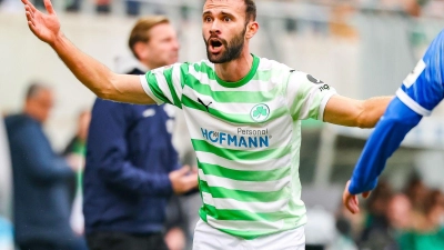 Simon Asta wechselt von Fürth nach Kaiserslautern. (Foto: Daniel Löb/dpa)