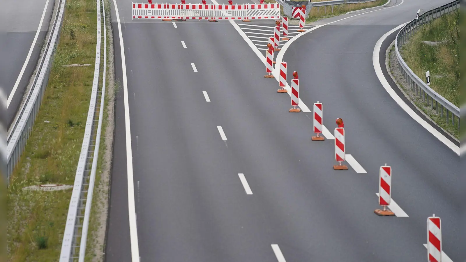 Autofahrer auf der A21 müssen am Wochenende vor Bargteheide in Fahrtrichtung Süden mit Behinderungen rechnen. (Archivbild) (Foto: Marcus Brandt/dpa)