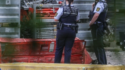 Die Polizei spricht von einem komplexen Ermittlungsverfahren.  (Foto: Christoph Schmidt/dpa)