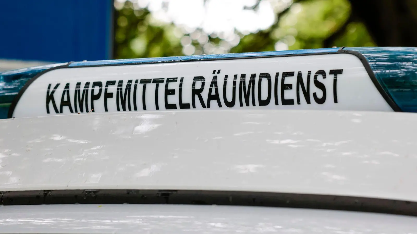 Spezialisten vom Kampfmittelräumdienst sprengten die Granate noch vor Ort. (Symbolbild) (Foto: Frank Molter/dpa)