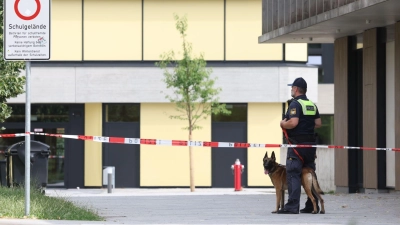 Am Tag nach dem Angriff fand an der Schule wieder Unterricht statt.  (Foto: Karl-Josef Hildenbrand/dpa)