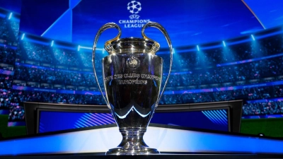 Der Henkelpott für den Sieger der Champions League - die wichtigste Trophähe im europäischen Club-Fußball. (Archivbild)   (Foto: Gregorio Borgia/AP/dpa)