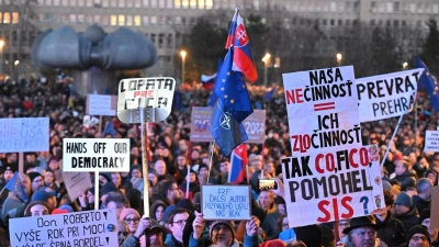 In Bratislava sollen sich 60.000 Menschen versammelt haben.  (Foto: álek Václav/CTK/dpa)