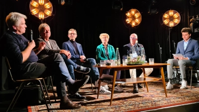 Sie diskutierten über die Zukunft von Rothenburg als Tourismusstandort (von links): Dr. Jörg Christöphler, Professor Dr. Alfred Bauer, Markus Meinold, Regina Bremm, Horst Fechner und Oliver Götz. (Foto: Margit Schwandt)