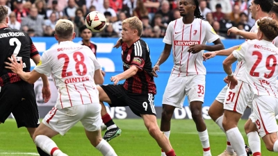 Der SC Freiburg musste bei Eintracht Frankfurt hart kämpfen. (Foto: Florian Wiegand/dpa)