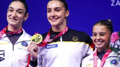 Stolzes Lächeln: Helen Kevric mit ihrer Goldmedaille. (Foto: Igor Kralj/PIXSELL/dpa)