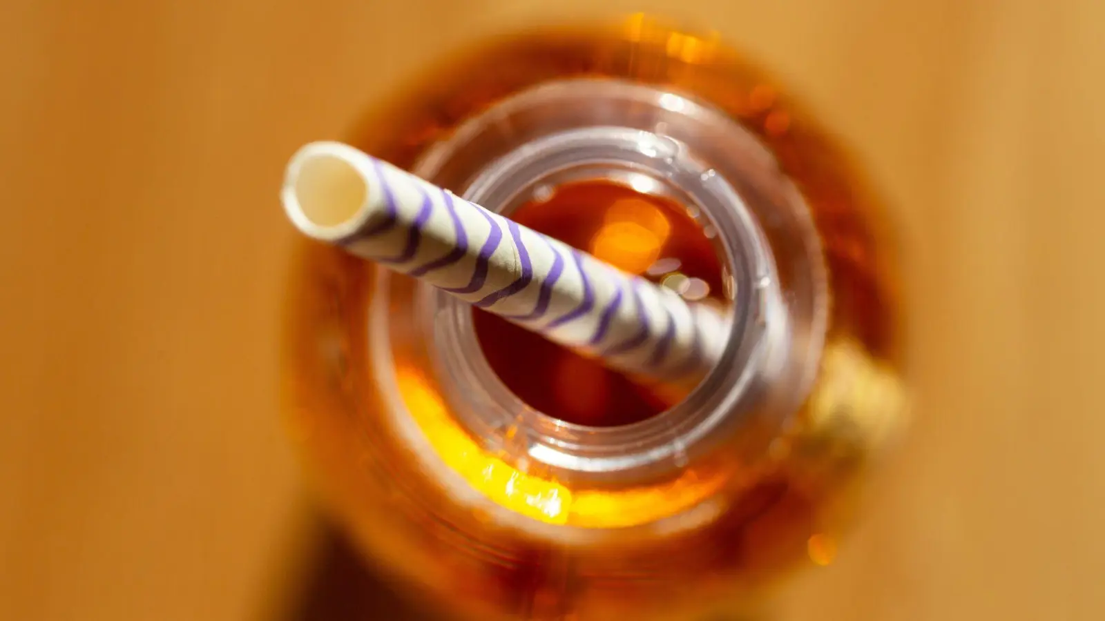 Die Gesundheitsversprechen von „High Fiber“-Drinks sind nicht ausreichend wissenschaftlich belegt. (Foto: Fernando Gutierrez-Juarez/dpa/dpa-tmn)