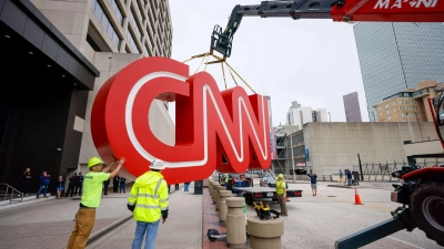 Zu Warner Bros. Discovery gehört auch der Nachrichtensender CNN. (Archivbild) (Foto: Miguel Martinez/Atlanta Journal-Constitution via AP/dpa)