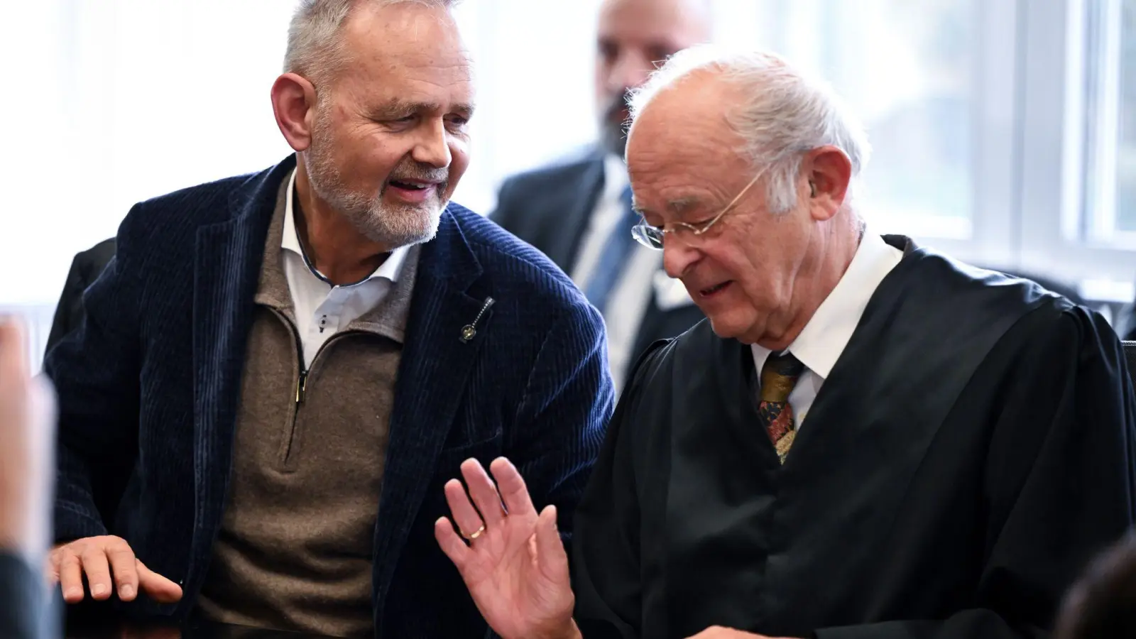 Der klagende Chefarzt ist erleichtert und zufrieden mit dem Urteil  (Foto: Federico Gambarini/dpa)