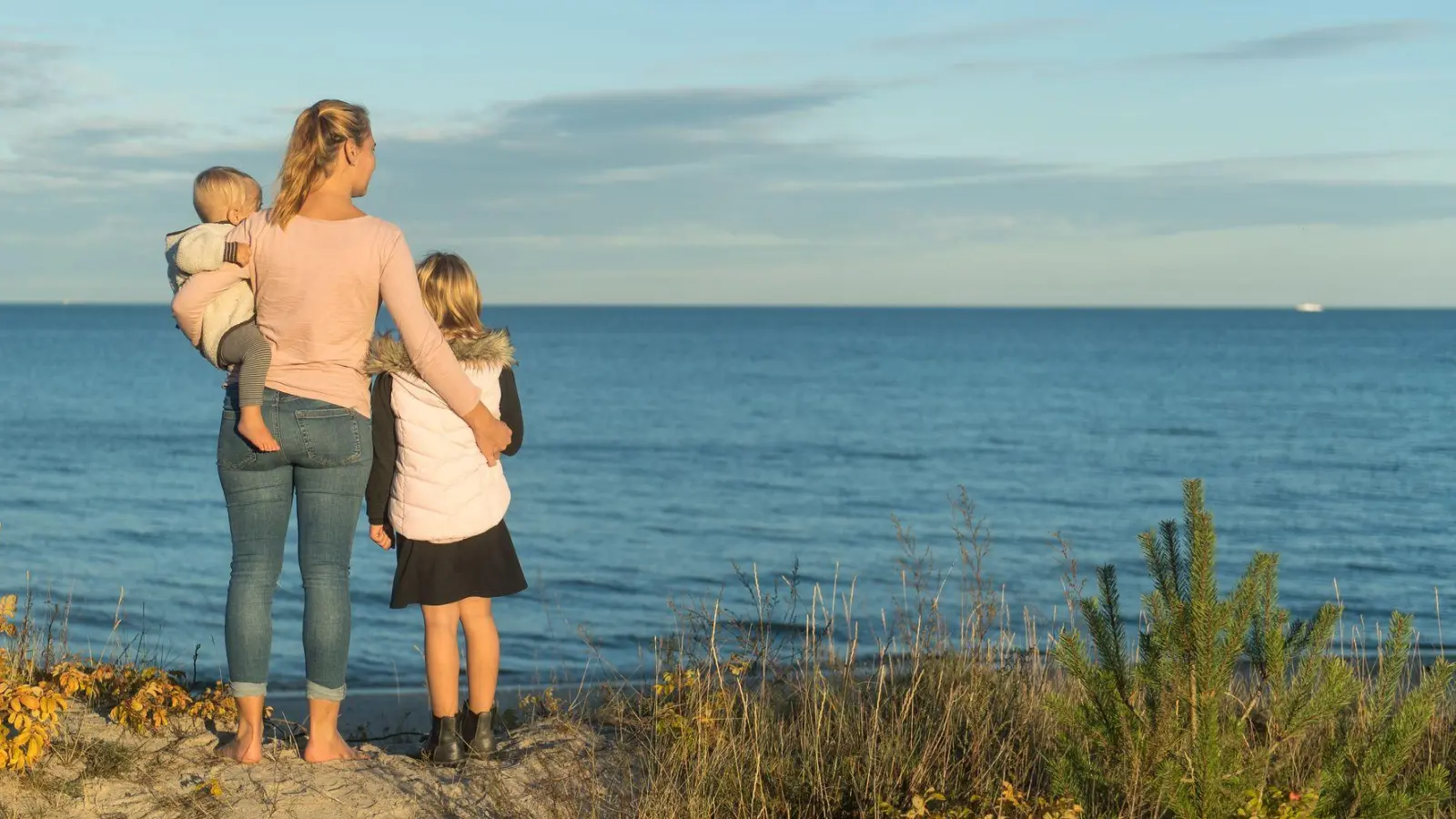 Familienurlaub: Viele Eltern beziehen ihre Kinder bei der Wahl des Reiseziels ein. (Foto: Benjamin Nolte/dpa-tmn)