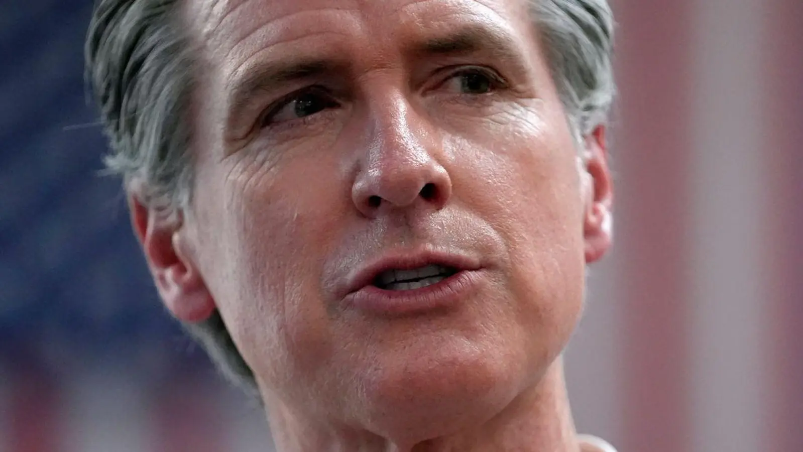 Demokrat Newsom ist einer der schärfsten Kritiker von US-Präsident Trump. (Archivbild) (Foto: Steven Senne/AP/dpa)