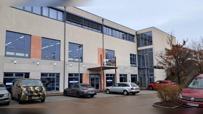 Im Gebäudekomplex Draisstraße 2 und Welserstraße 17/19 betrieben zwei Unternehmer bis Ende 2023 ein Fitnessstudio. Weil sie von einer Nutzungsuntersagung bedroht waren, minderten sie ihre Miete. (Foto: Florian Schwab)