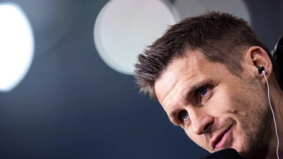 BVB-Sportdirektor Sebastian Kehl im Interview bei DAZN. (Foto: Tom Weller/dpa/Archivbild)