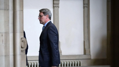 Vor dem Landgericht Berlin hat der Prozess gegen den ehemaligen Bundesverkehrsminister Andreas Scheuer begonnen. (Foto: Bernd von Jutrczenka/dpa)