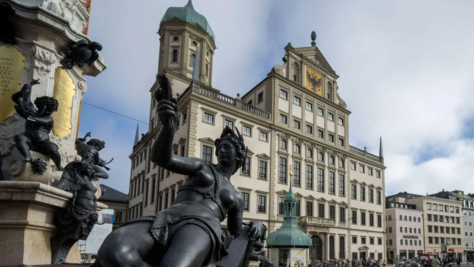Die schwarz-grüne Koalition in Augsburg hat keine Mehrheit mehr. (Archivbild)  (Foto: Stefan Puchner/dpa)