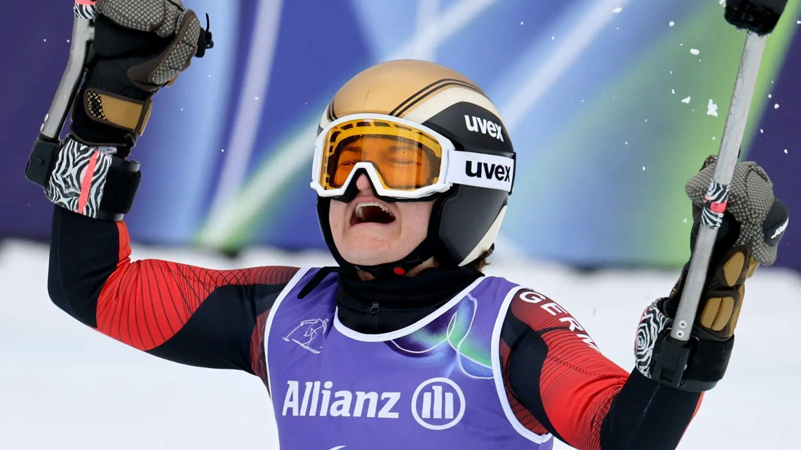 Anna-Lena Forster jubelt erleichtert über ihr zweites Gold. (Foto: Philipp von Ditfurth/dpa)