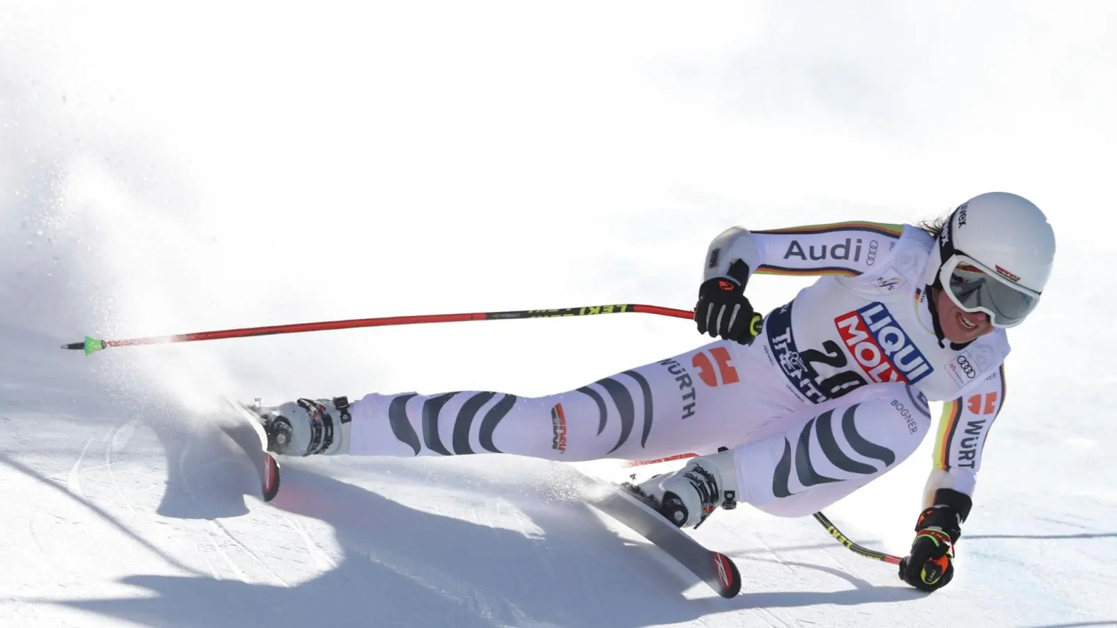 Startet im kanadischen Lake Louise: Kira Weidle. (Foto: Alessandro Trovati/AP/dpa)